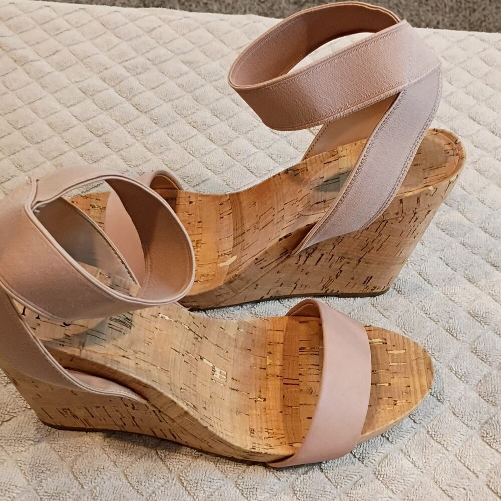 INC Women's Beige Strappy Cork Insole Wedge Sandals Leather Upper Size 10 - Picture 2 of 3